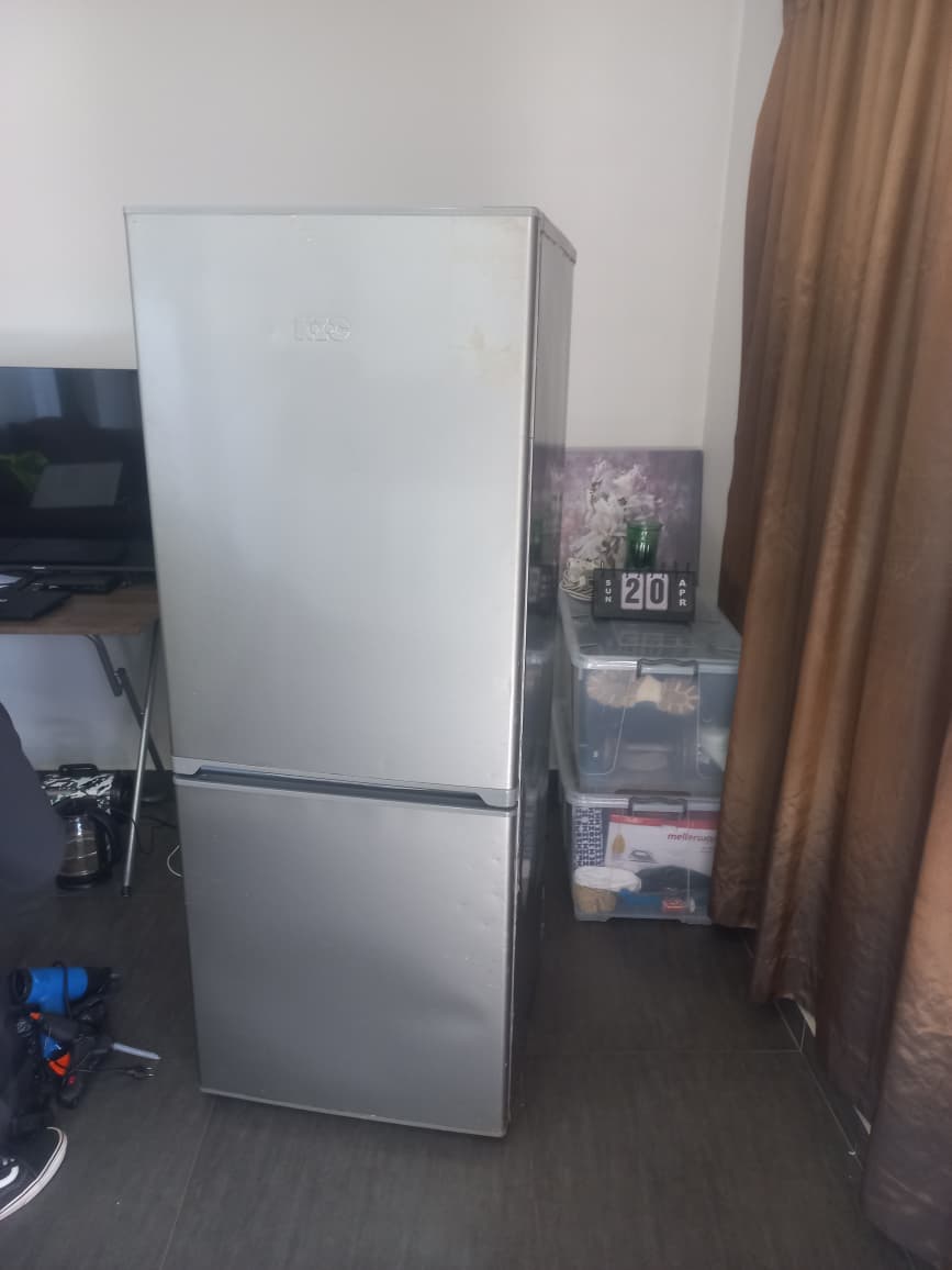Fridge before vinyl wrapping